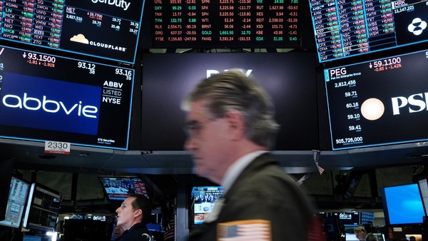 Giới đầu tư mạnh tay xuống tiền